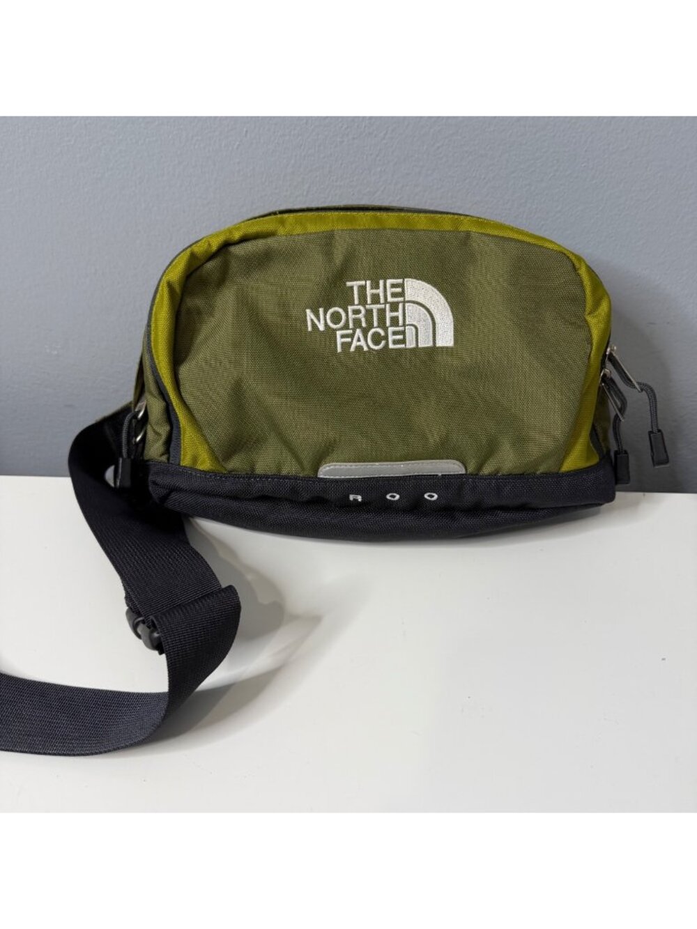 THE NORTH FACE roo lumbar crossbody bag in dark olive